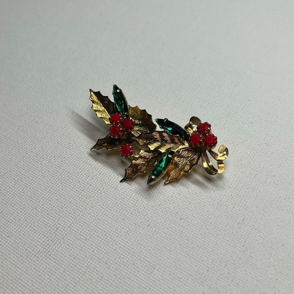 Vintage Gold-Tone Floral Christmas Brooch